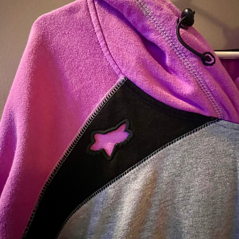 Fox Racing Women's Sweatshirt - Picture 2 of 5